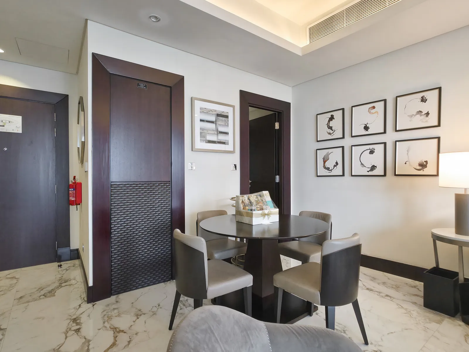 Burj Lake Hotel - The Address DownTown — photo 5