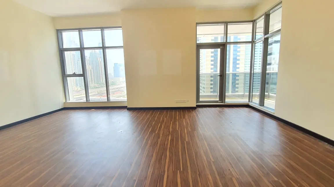 Green Lakes Towers 1 — photo 3