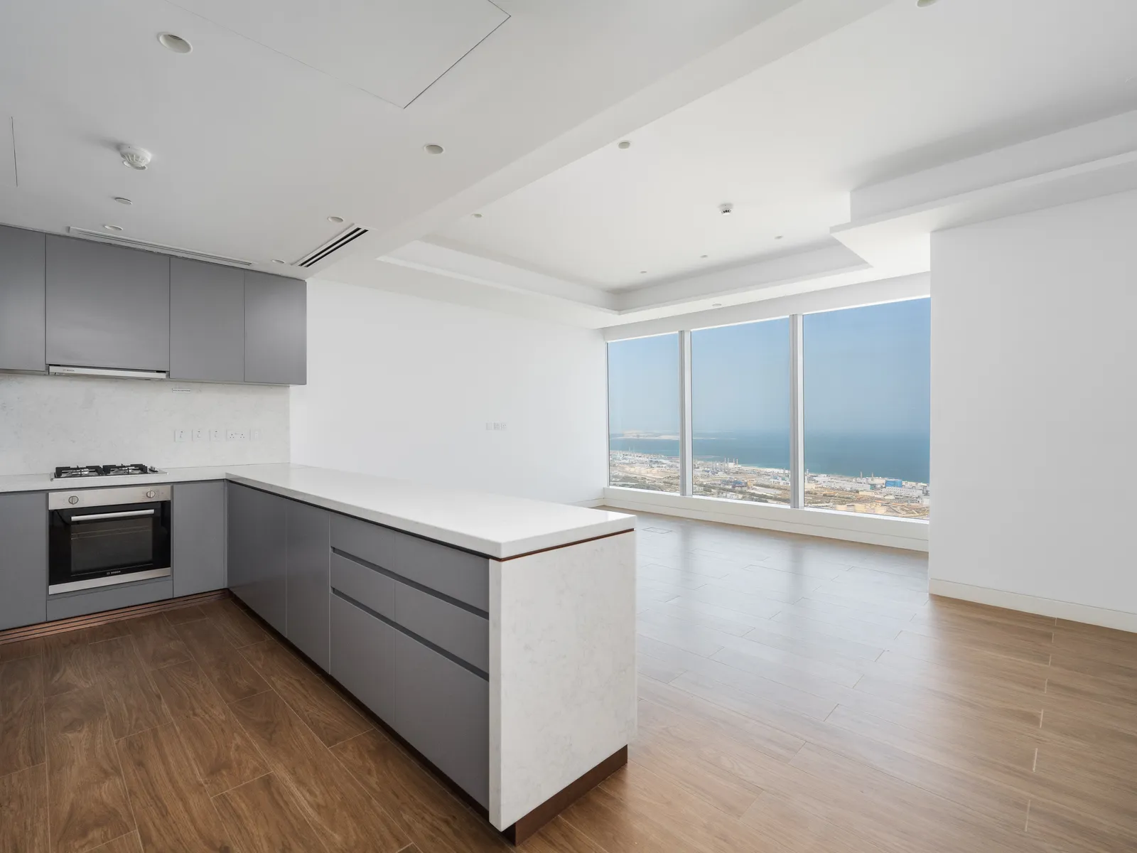 Uptown Tower — photo 1